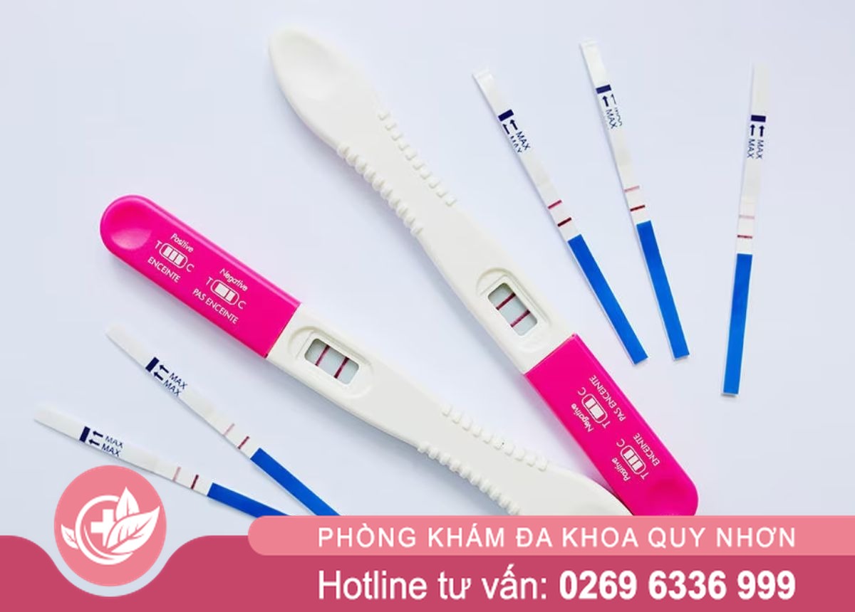 Vì sao que thử thai lên vạch đậm vạch mờ? Có phải mang thai không?